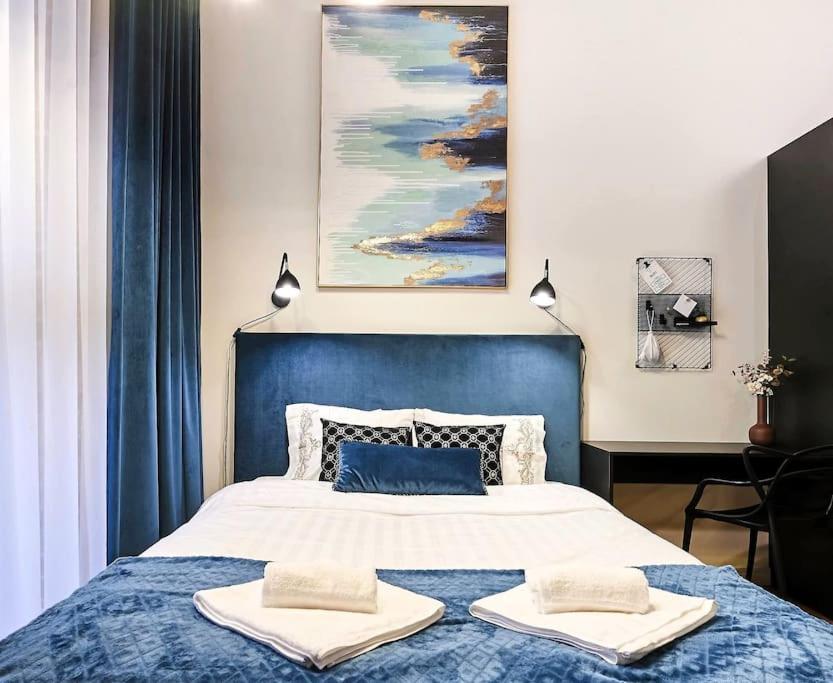 Urban-Glam City Centre Studio With A Gym And Terrace Tallinn Bagian luar foto
