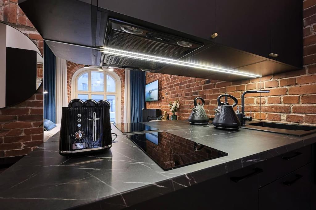 Urban-Glam City Centre Studio With A Gym And Terrace Tallinn Bagian luar foto