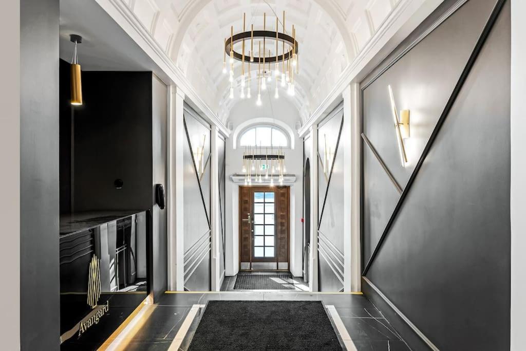 Urban-Glam City Centre Studio With A Gym And Terrace Tallinn Bagian luar foto