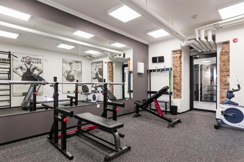 Urban-Glam City Centre Studio With A Gym And Terrace Tallinn Bagian luar foto
