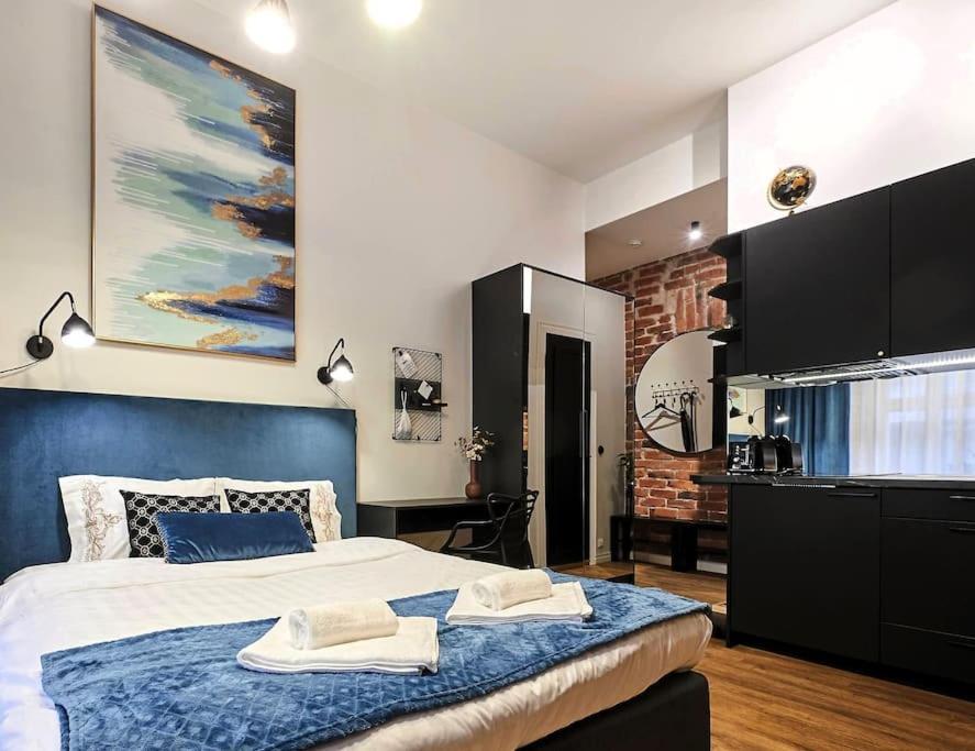 Urban-Glam City Centre Studio With A Gym And Terrace Tallinn Bagian luar foto