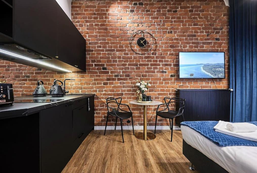 Urban-Glam City Centre Studio With A Gym And Terrace Tallinn Bagian luar foto