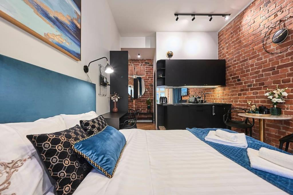 Urban-Glam City Centre Studio With A Gym And Terrace Tallinn Bagian luar foto