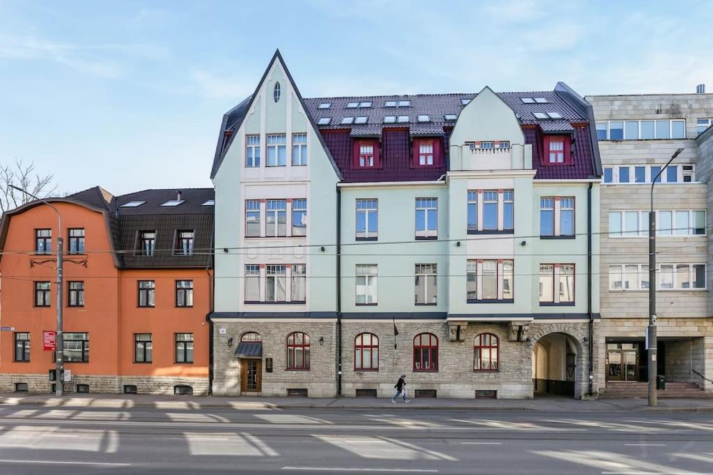 Urban-Glam City Centre Studio With A Gym And Terrace Tallinn Bagian luar foto